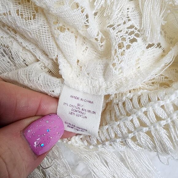 Altar'd State Floral Lace Fringe Top Biege Size Small - Picture 9 of 10